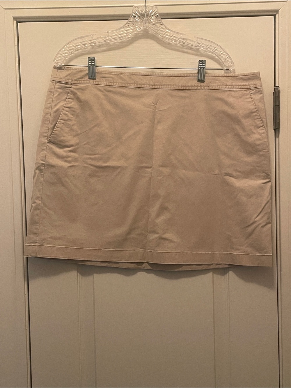 Vineyard Vines Beige/Tan Skirt with Whale Logo